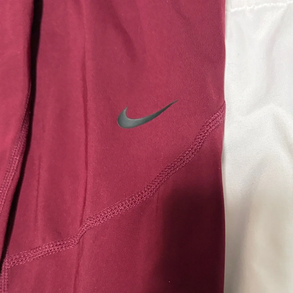 Nike Pro Maroon Leggings - Picture 2 of 4